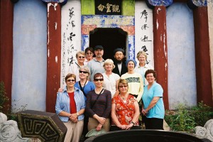 White-Cloud-Temple-Qigong-study-tour-2006-2-simonblowqigong.com