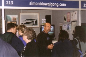 Simon-Blow-Mind-Body-Spirit-Festival-Sydney-2001-simonblowqigong.com